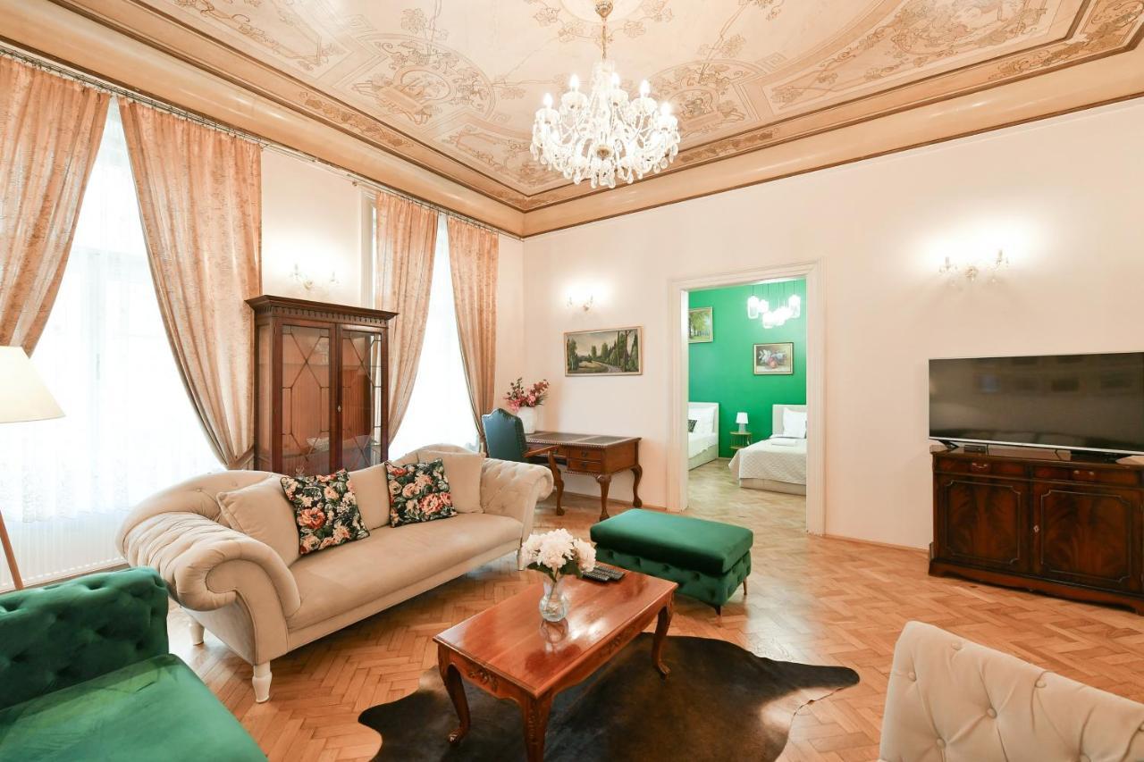 Stunning Charles Bridge Apartment Prague Ngoại thất bức ảnh